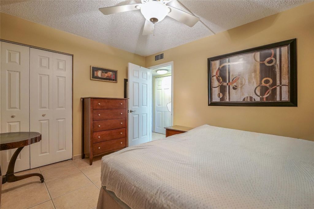 2951 NW 46th Avenue, Unit 310, Lauderdale Lakes, FL 33313 Photo
