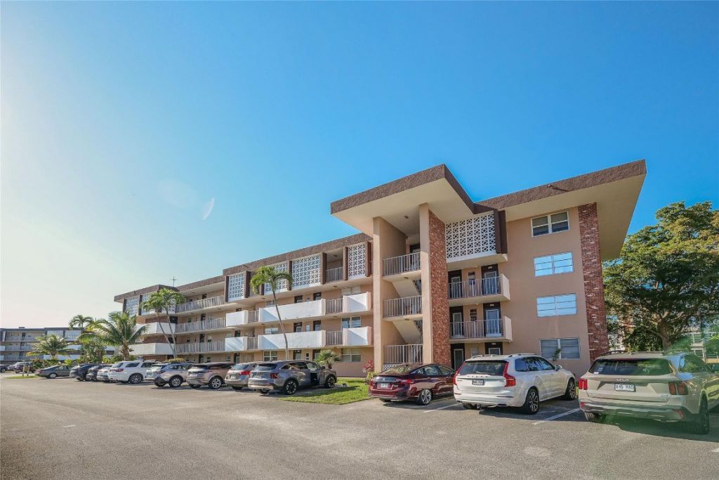 2951 NW 46th Avenue, Unit 310, Lauderdale Lakes, FL 33313 Photo