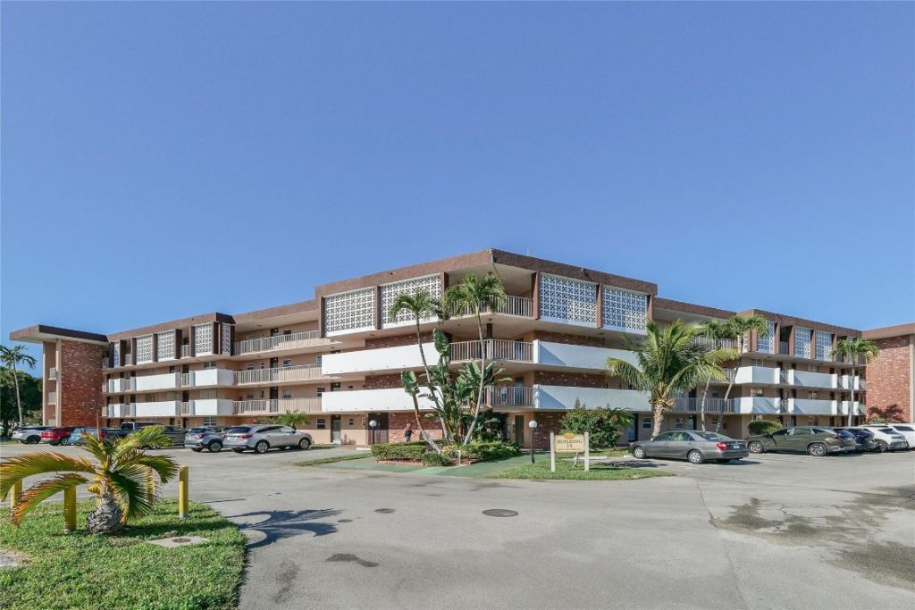 2951 NW 46th Avenue, Unit 310, Lauderdale Lakes, FL 33313 Photo