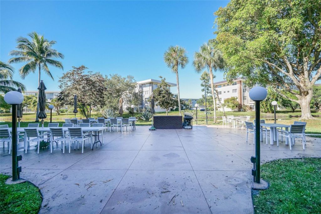 2951 NW 46th Avenue, Unit 310, Lauderdale Lakes, FL 33313 Photo