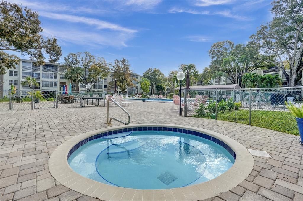 2951 NW 46th Avenue, Unit 310, Lauderdale Lakes, FL 33313 Photo