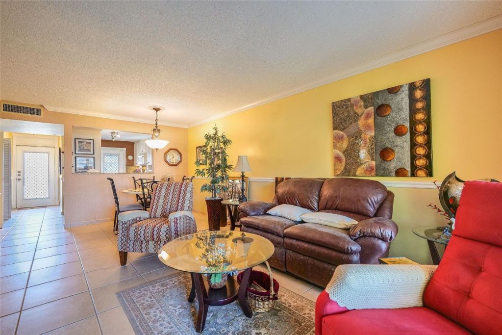 2951 NW 46th Avenue, Unit 310, Lauderdale Lakes, FL 33313 Photo