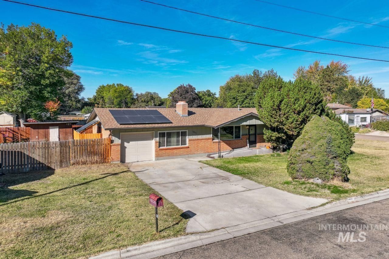 1511 N Indiana Ave, Caldwell, ID 83605 Main Photo