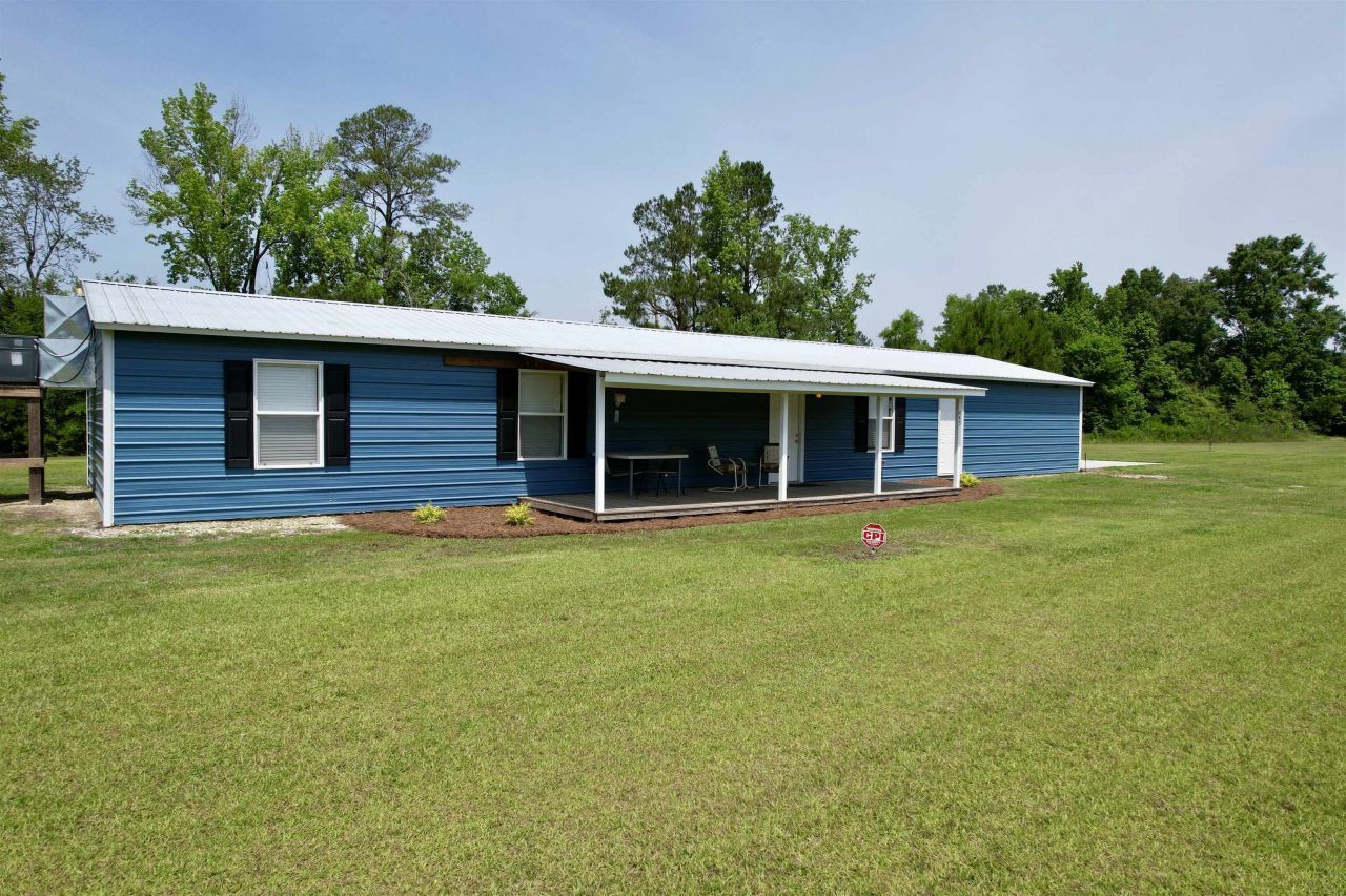 445 W Willow Pond Rd., Johnsonville, SC 29555 Main Photo