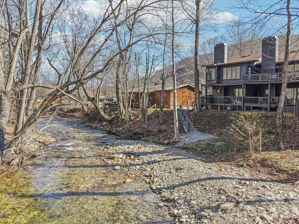 129 Riverside Villa Drive, Maggie Valley, NC 28751
