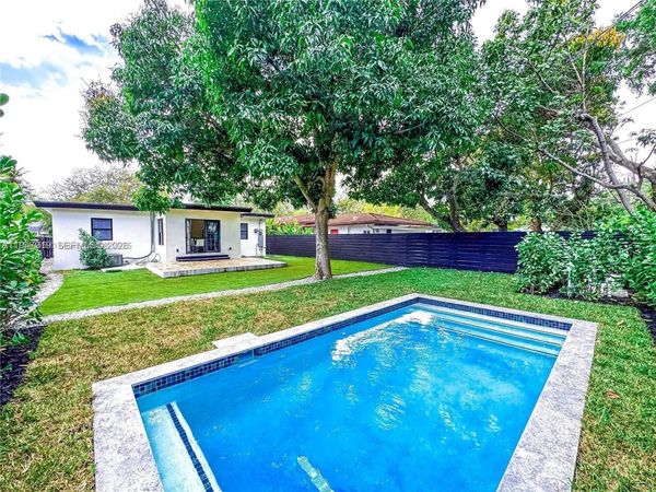 311 NE 90th St , El Portal, FL 33138