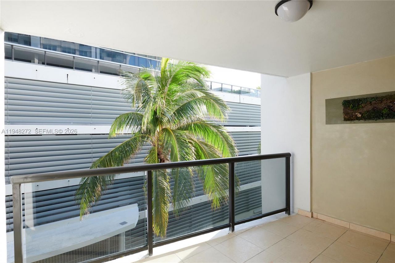 5845 Collins Ave, Unit 304, Miami Beach, FL 33140 Photo