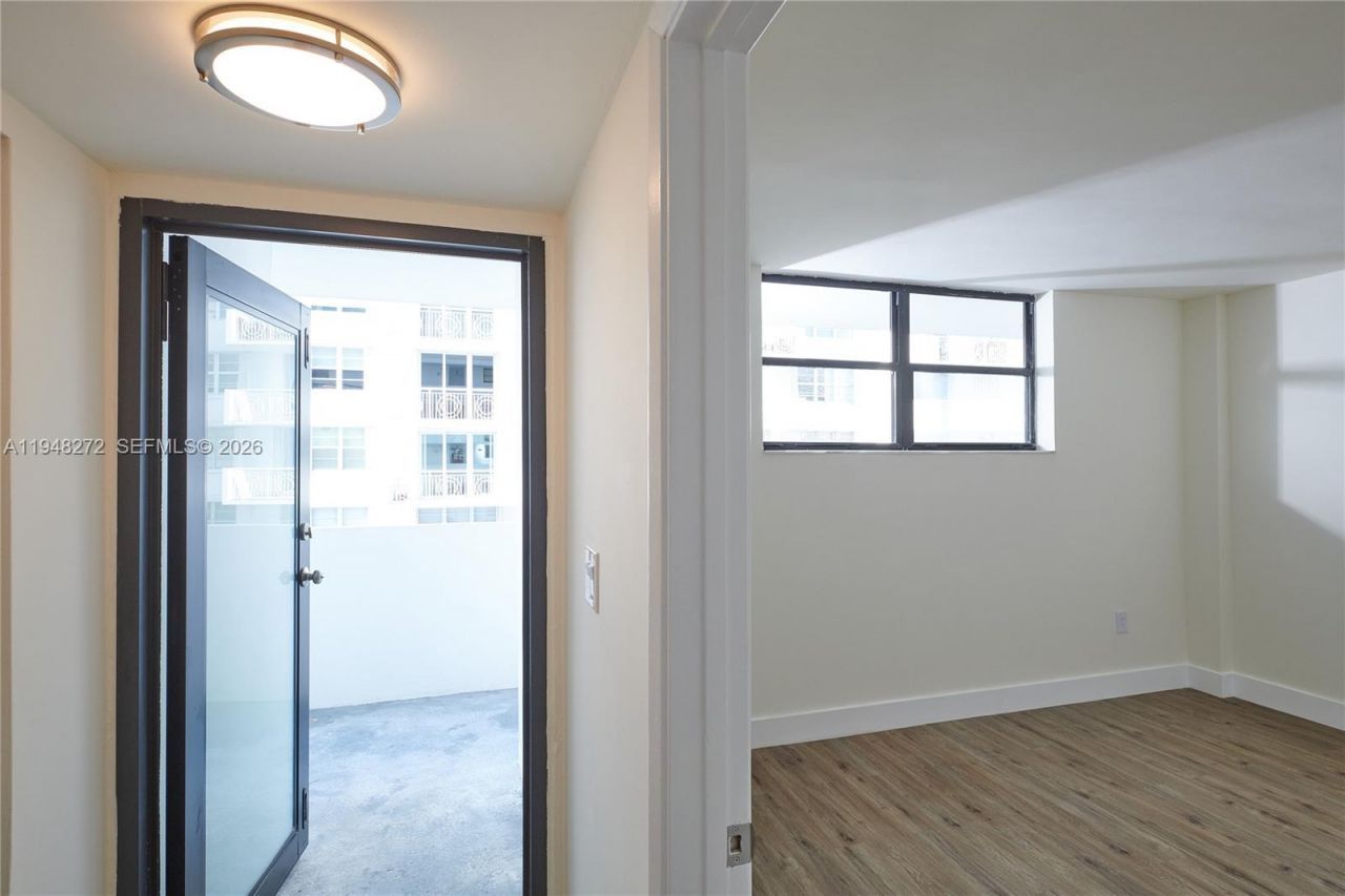 5845 Collins Ave, Unit 304, Miami Beach, FL 33140 Photo