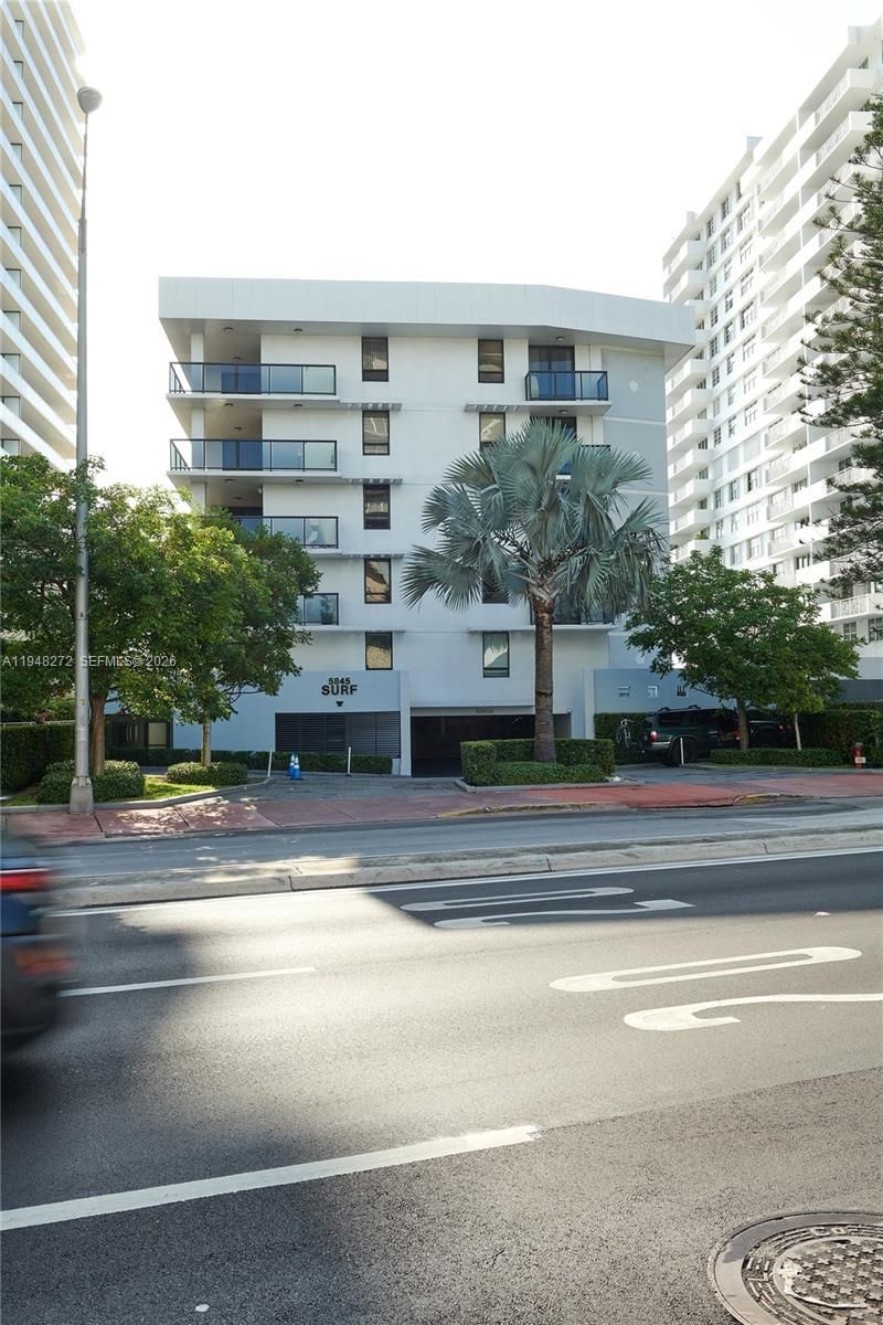 5845 Collins Ave, Unit 304, Miami Beach, FL 33140 Photo