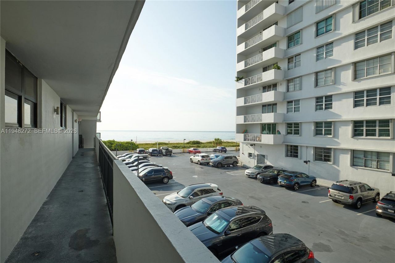 5845 Collins Ave, Unit 304, Miami Beach, FL 33140 Photo