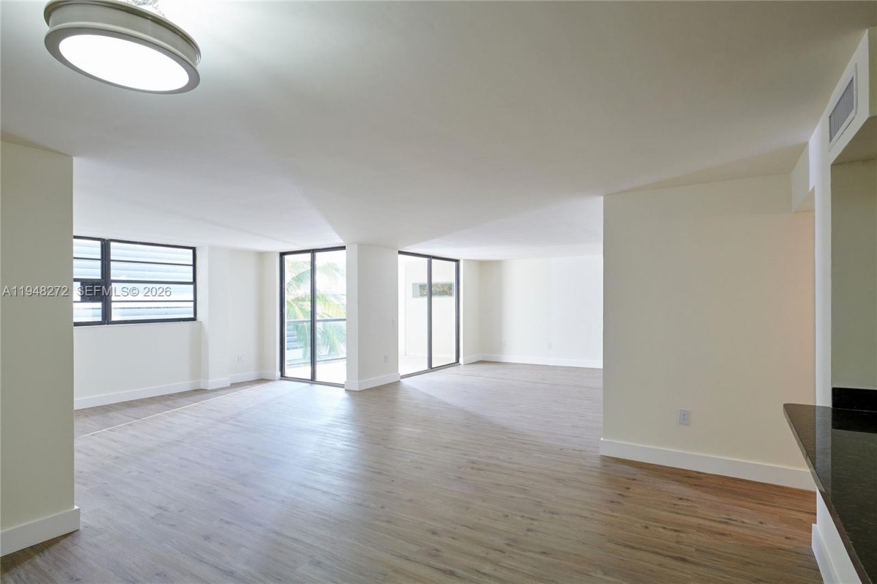 5845 Collins Ave, Unit 304, Miami Beach, FL 33140 Photo