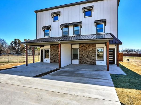 1304 Country Road, Unit B, Whitesboro, TX 76273