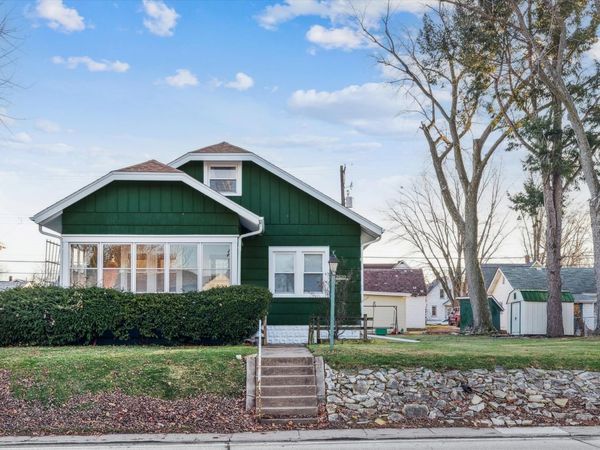 2620 12th Avenue, Moline, IL 61265