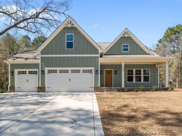 205 Telluride Court, Aberdeen, NC 28315