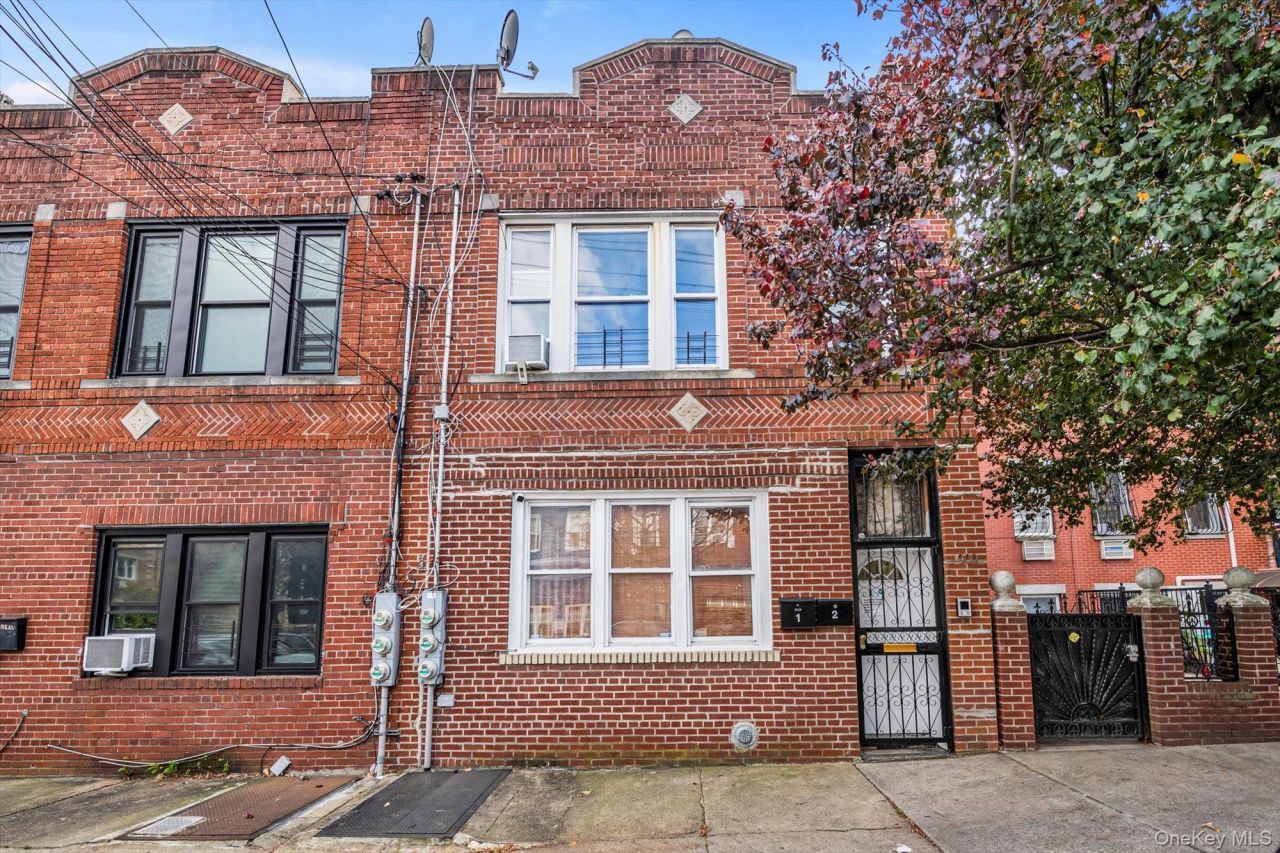 900 Glenmore Avenue, Brooklyn, NY 11208 Main Photo