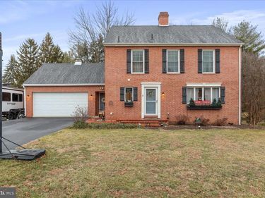 9319 MEADOWBROOK DRIVE, WAYNESBORO, PA 17268