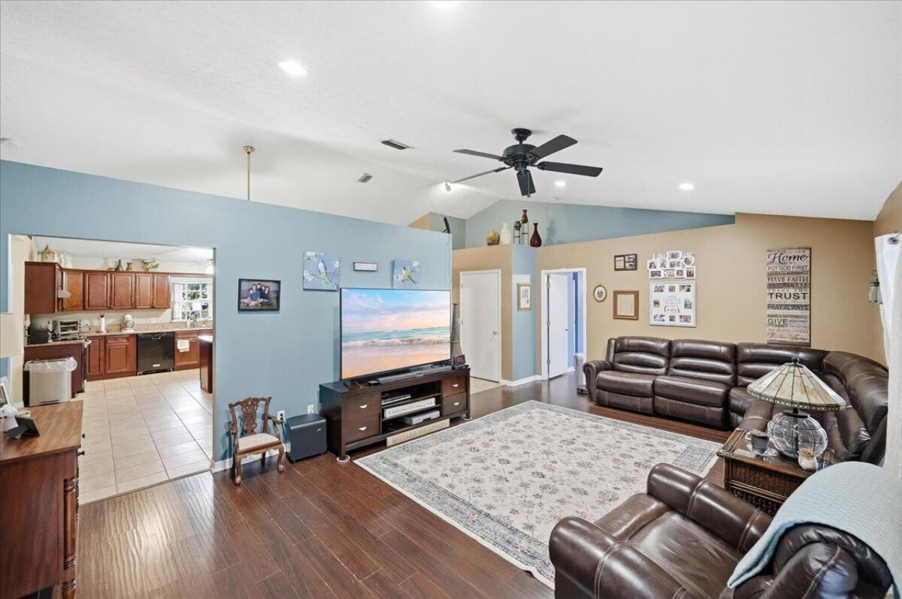 6927 NW Hershy Circle, Port Saint Lucie, FL 34983 Photo