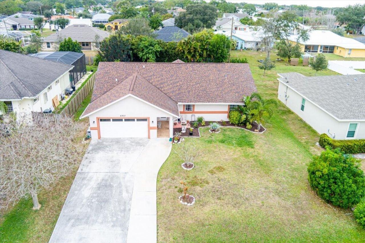 6927 NW Hershy Circle, Port Saint Lucie, FL 34983 Photo