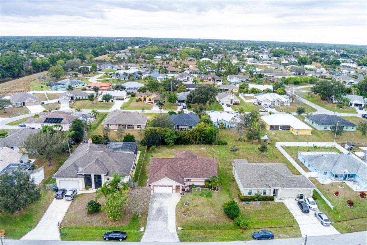 6927 NW Hershy Circle, Port Saint Lucie, FL 34983 Photo