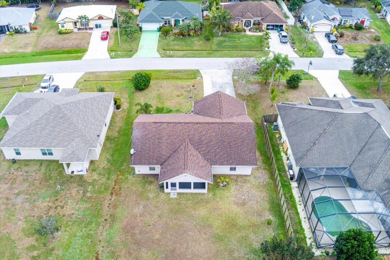 6927 NW Hershy Circle, Port Saint Lucie, FL 34983 Photo