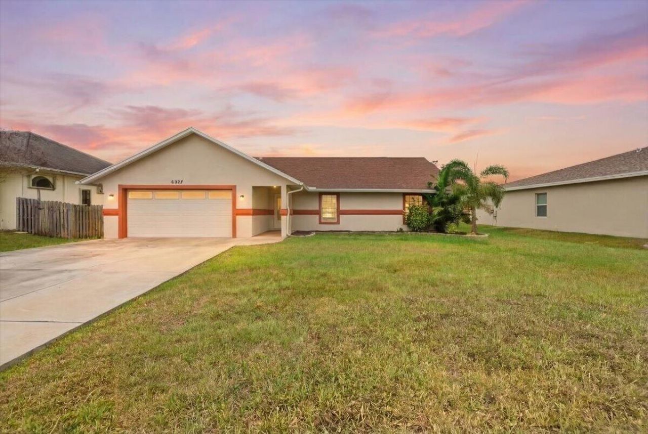 6927 NW Hershy Circle, Port Saint Lucie, FL 34983 Photo