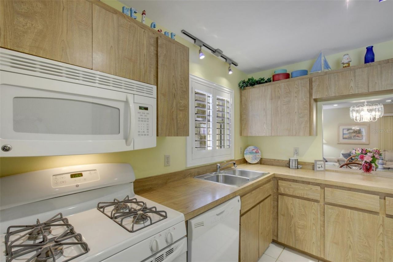 4962 Village Gardens Drive, Unit 141, Sarasota, FL 34234 Photo