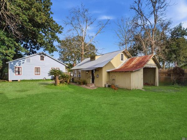 1709 W University Ave, Lafayette, LA 70506