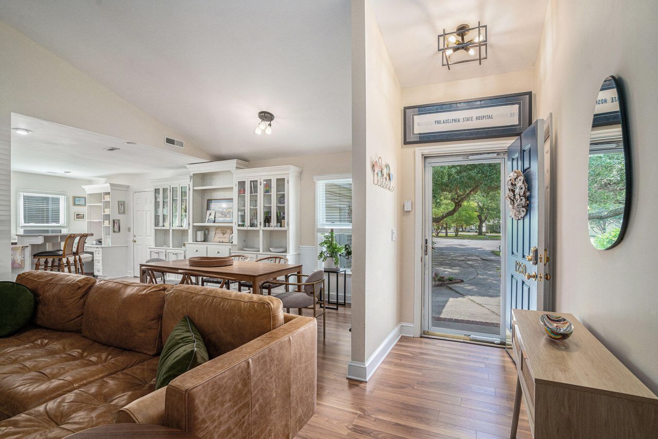 1250 Wide Water Court Photo 8