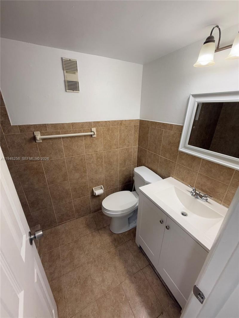 7105 W 13th Ave , Unit 402, Hialeah, FL 33014 Photo
