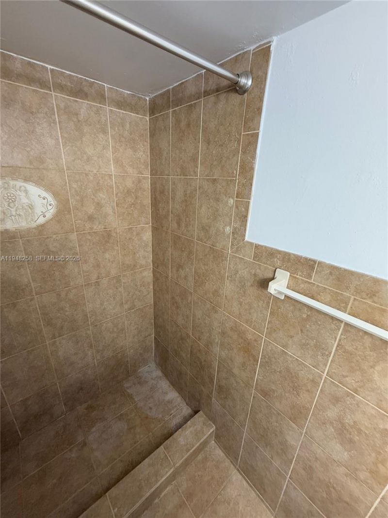 7105 W 13th Ave , Unit 402, Hialeah, FL 33014 Photo