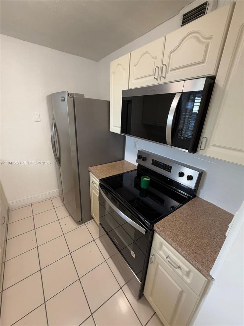 7105 W 13th Ave , Unit 402, Hialeah, FL 33014 Photo