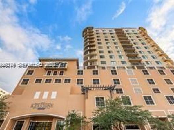 4242 NW 2nd St, Unit 1012, Miami, FL 33126