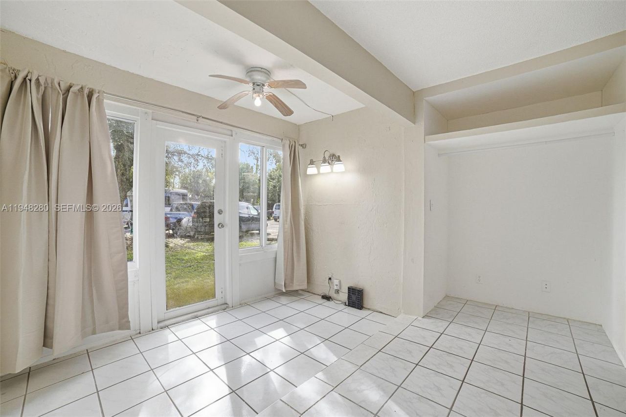 7830 NW 33rd St, Unit 504, Davie, FL 33024 Photo