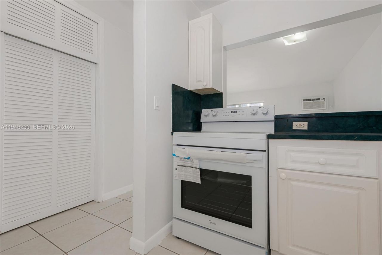 1441 Lincoln Rd, Unit 411, Miami Beach, FL 33139 Photo