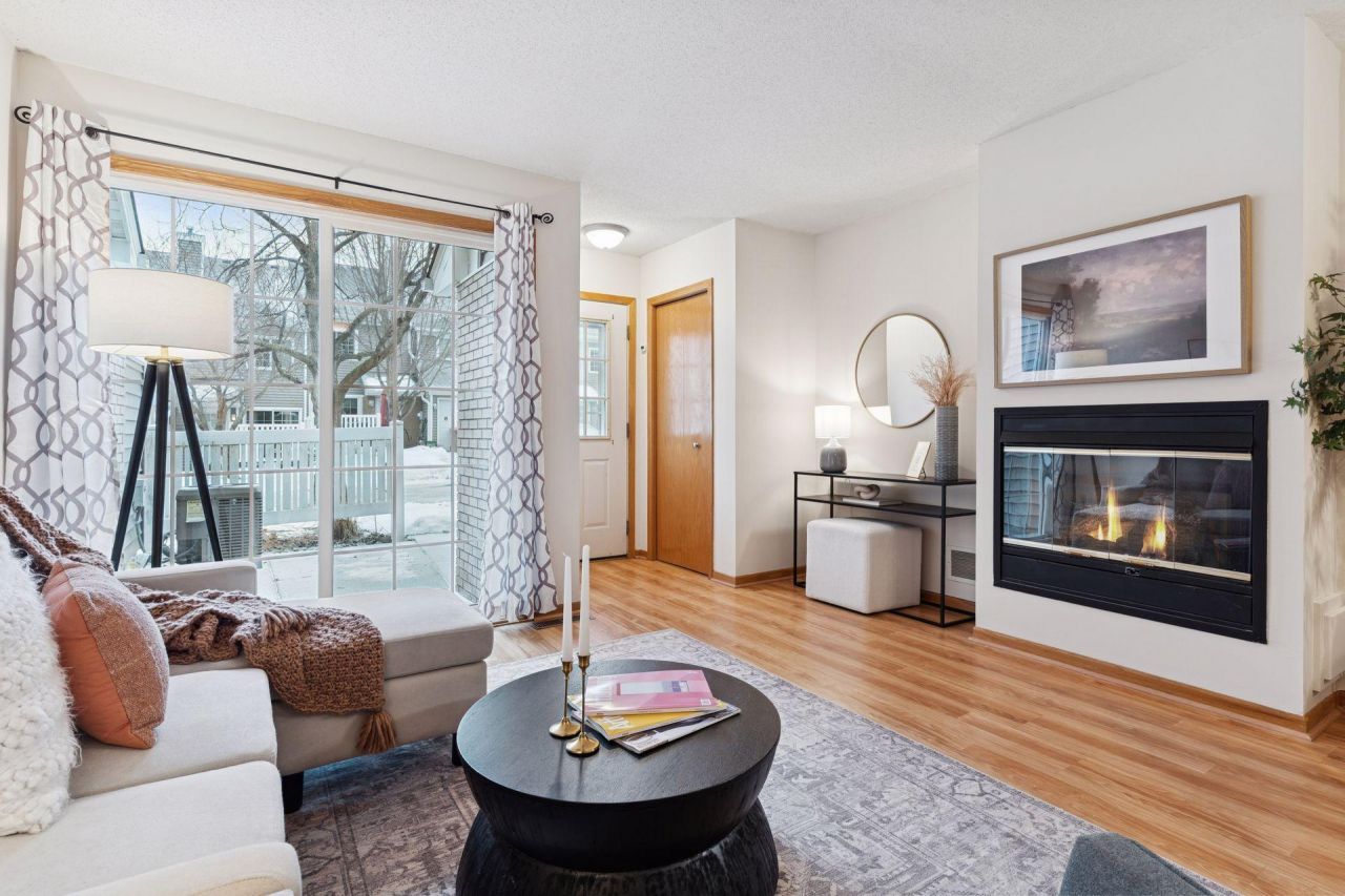 8404 Copperfield Way, Unit 101, Inver Grove Heights, MN 55076 Main Photo