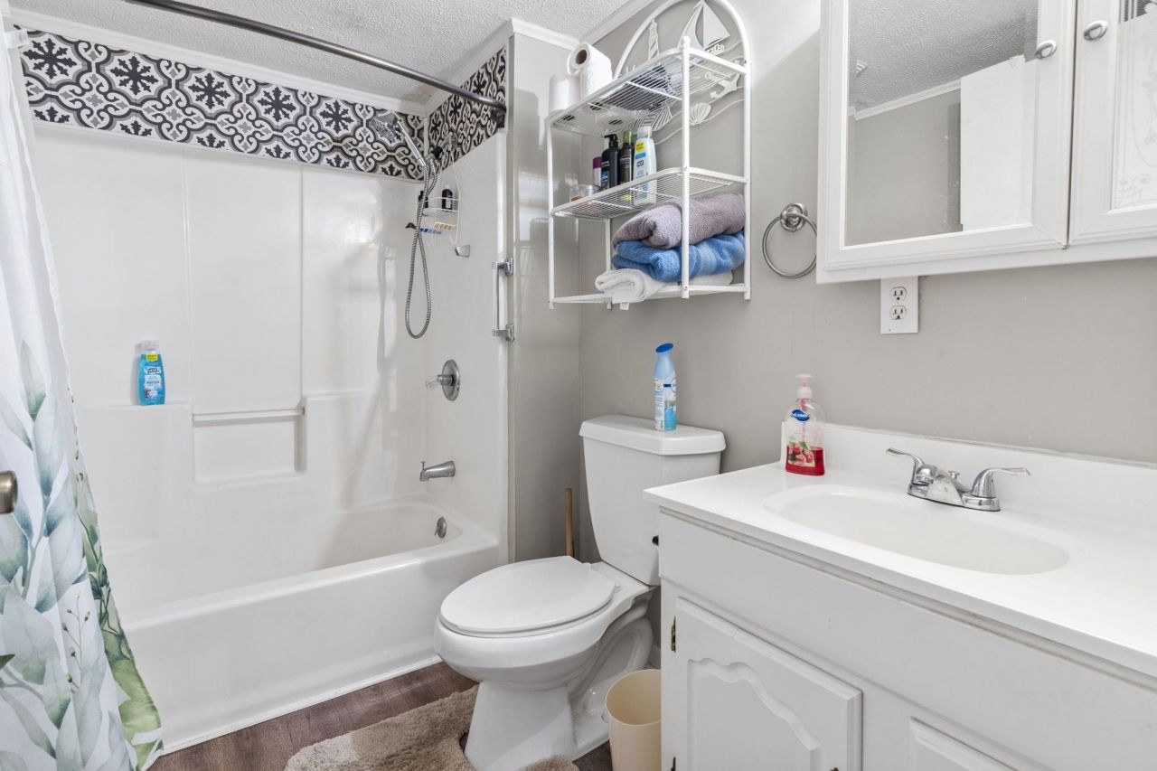 6001-1818 S Kings Hwy. Photo 15