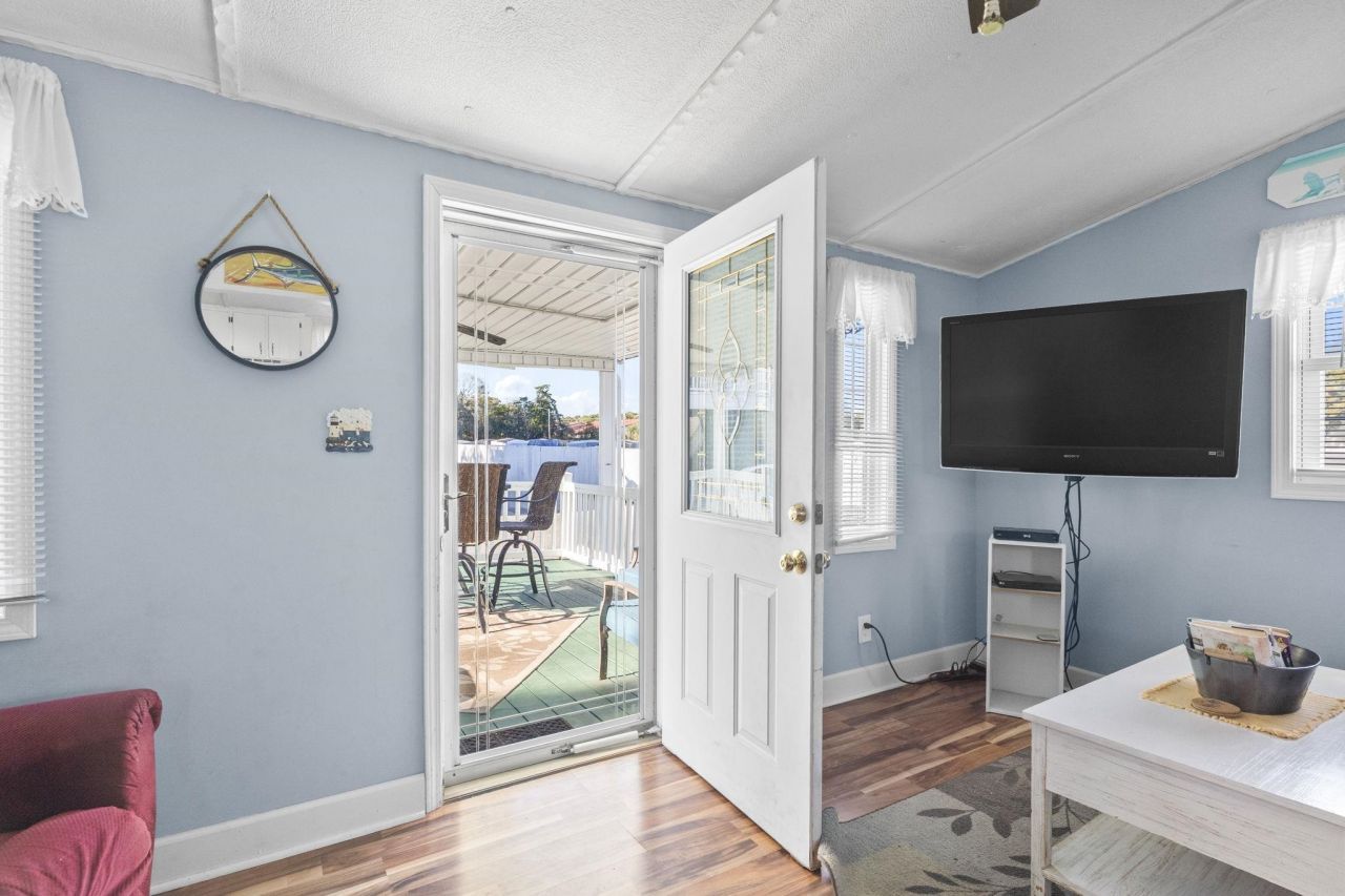 6001-1818 S Kings Hwy. Photo 18