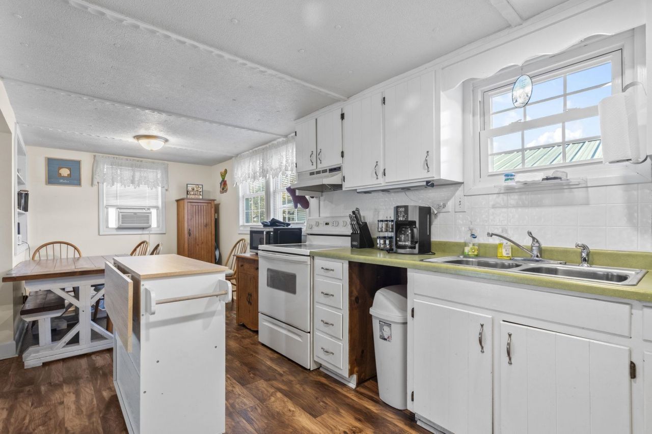 6001-1818 S Kings Hwy. Photo 9