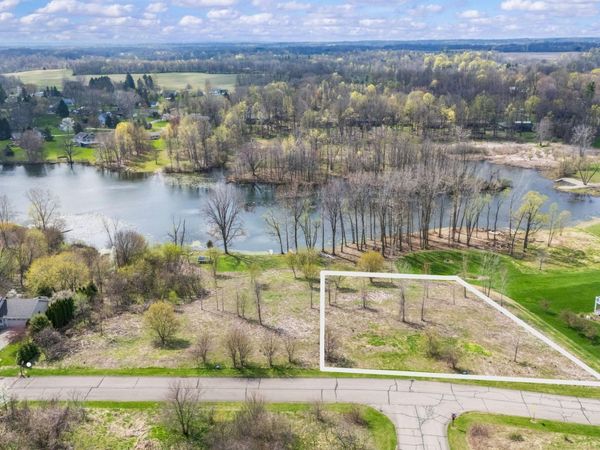 2658 W Lakeland Drive, Unit 35, Berrien Springs, MI 49103