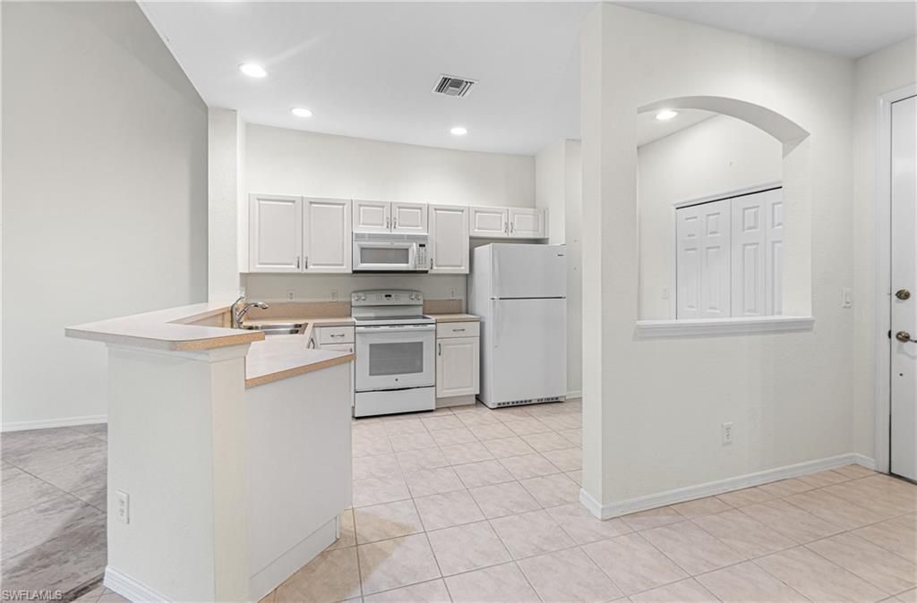 4219 Liron Ave, Unit 201, Fort Myers, FL 33916 Photo