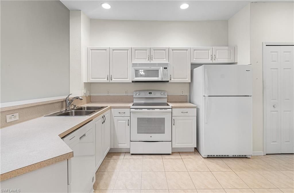 4219 Liron Ave, Unit 201, Fort Myers, FL 33916 Photo