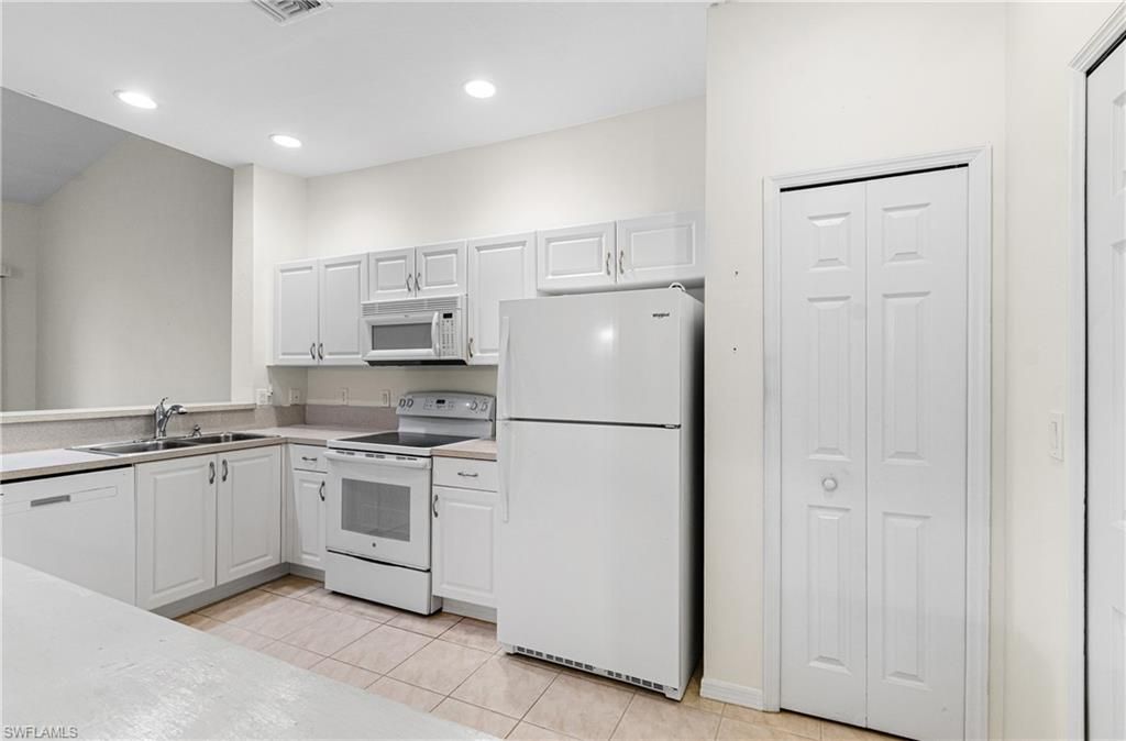 4219 Liron Ave, Unit 201, Fort Myers, FL 33916 Photo