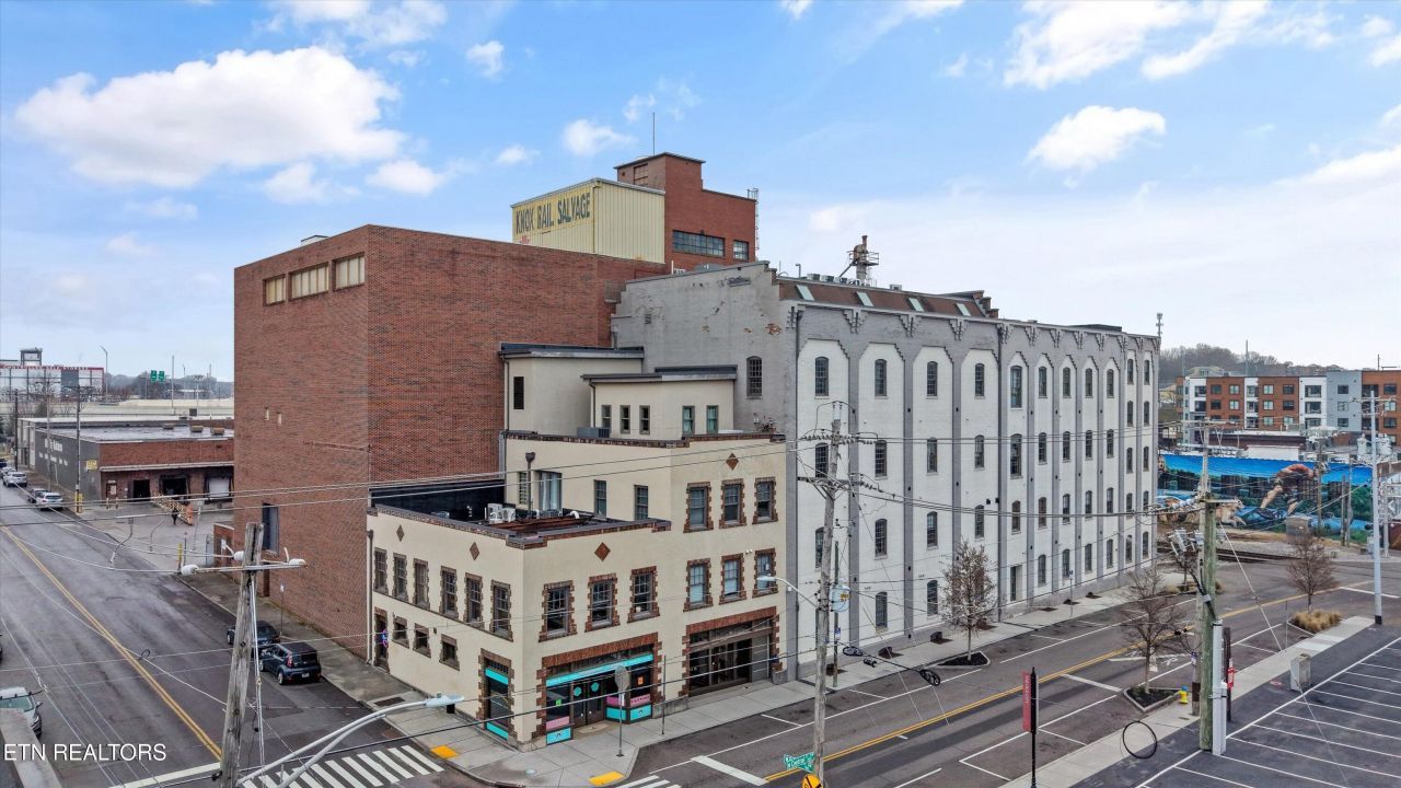 222 North Central St, Knoxville, TN 37917 Main Photo