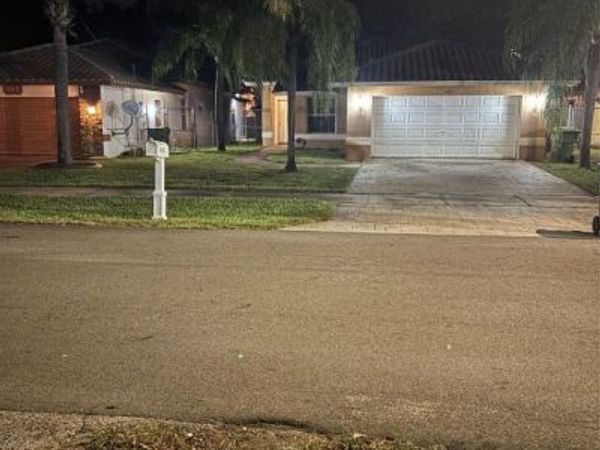 412 NW 10th Ave, Fort Lauderdale, FL 33311