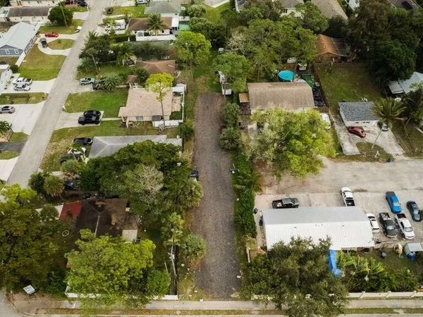 3630 S Haverhill Road, Greenacres, FL 33463