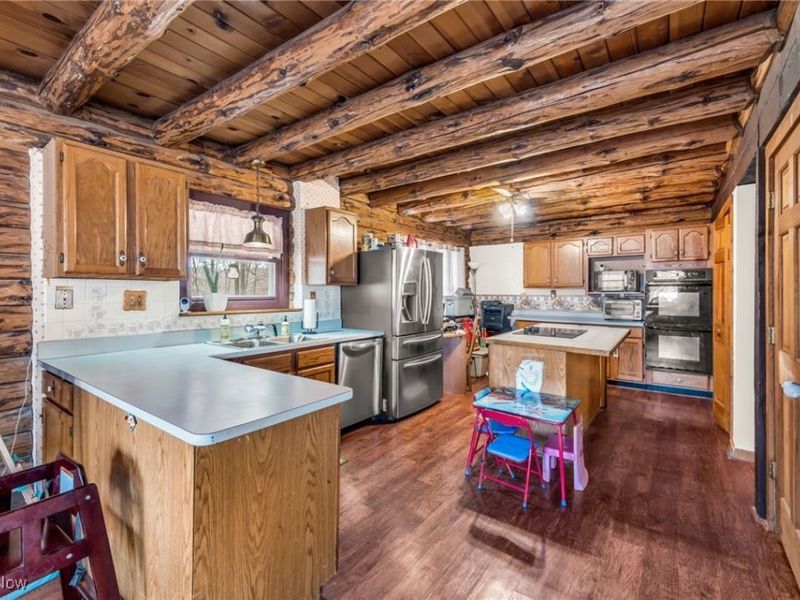 1556 Saxe Road, Mogadore, OH 44260 Photo 9