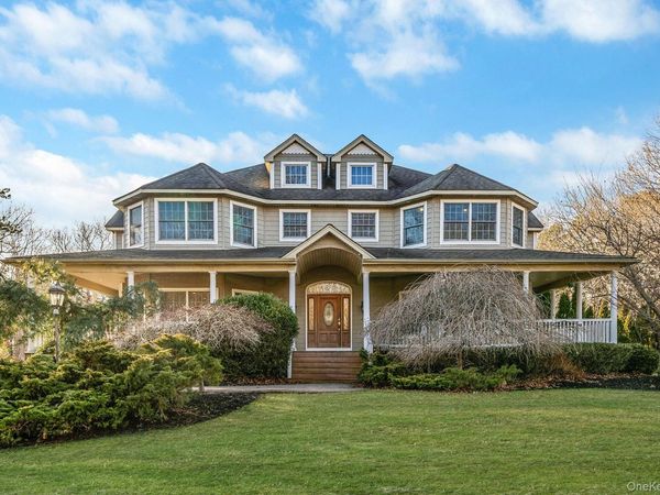 44 E Margin Road, Ridge, NY 11961