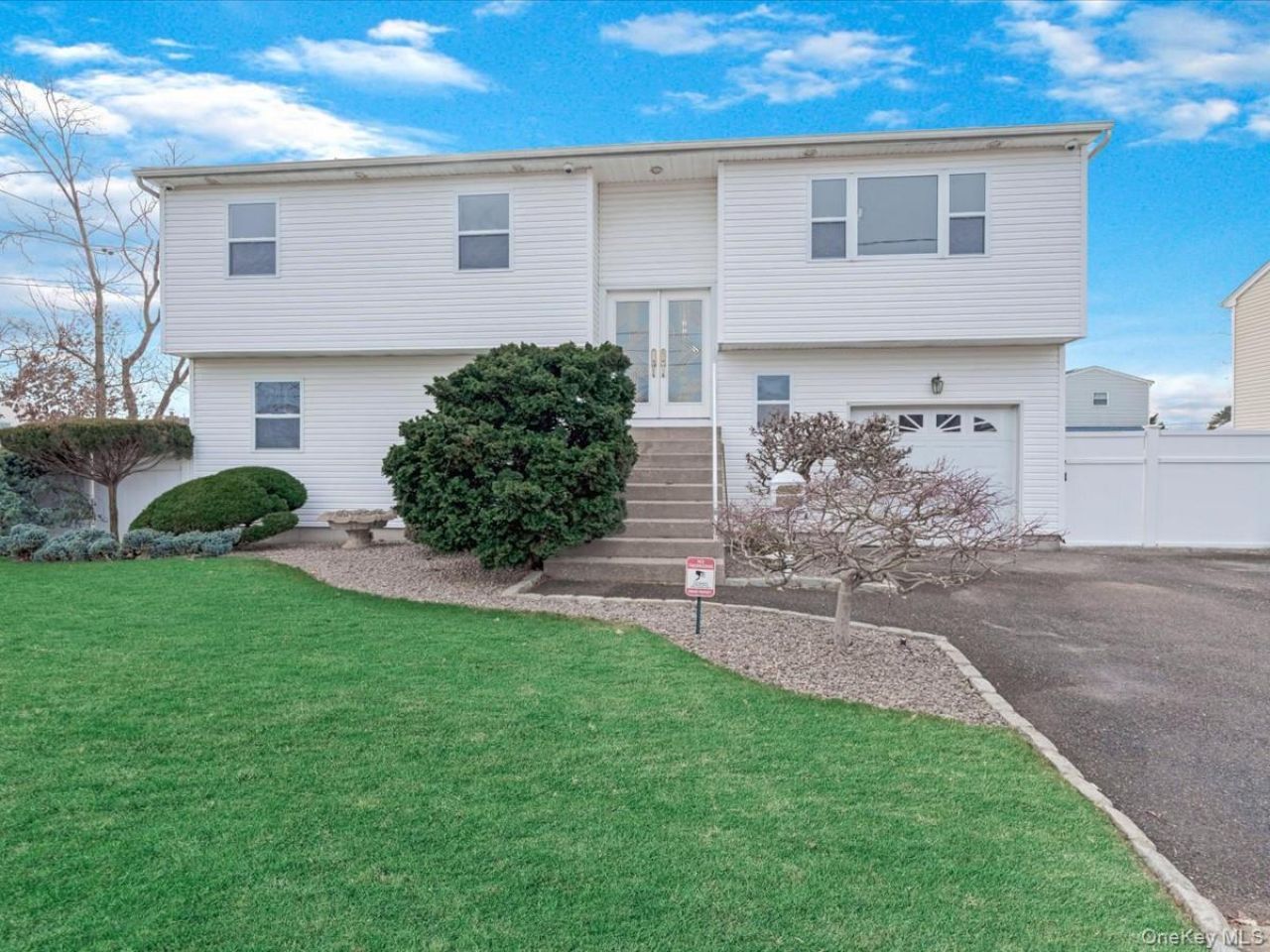 610 Windmill Avenue, West Babylon, NY 11704 Main Photo