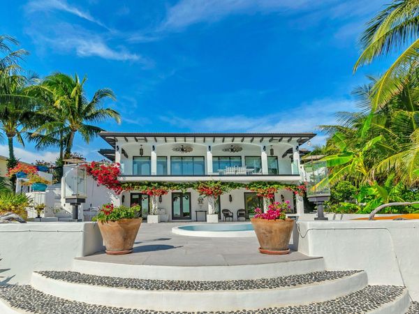 210 W Seaview Circle, Duck Key, FL 33050