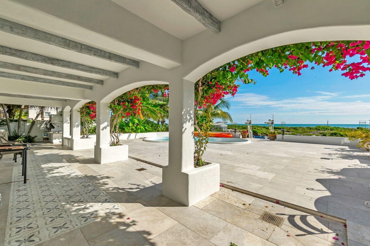 210 W Seaview Circle, Duck Key, FL 33050 Photo